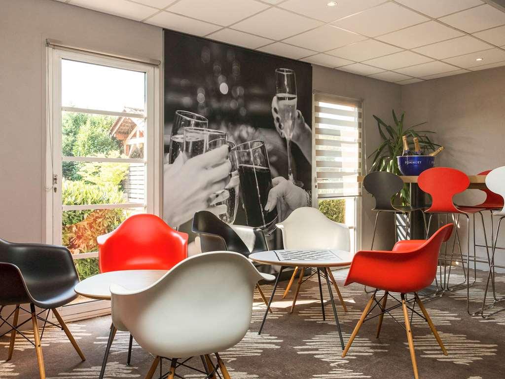 Ibis Budget Систерон Ресторан фото