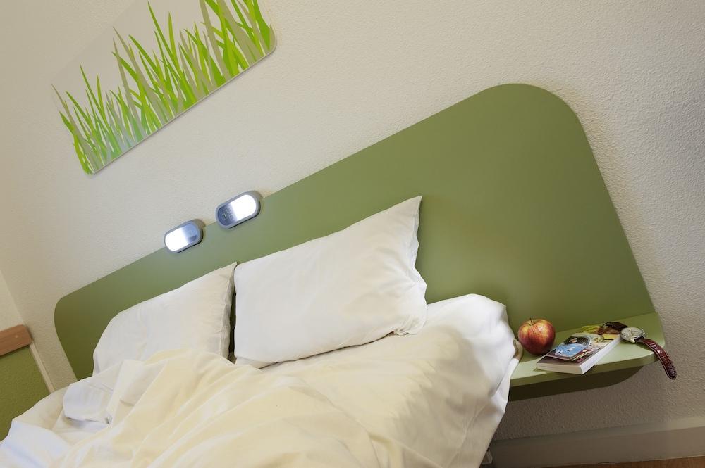 Ibis Budget Систерон Экстерьер фото