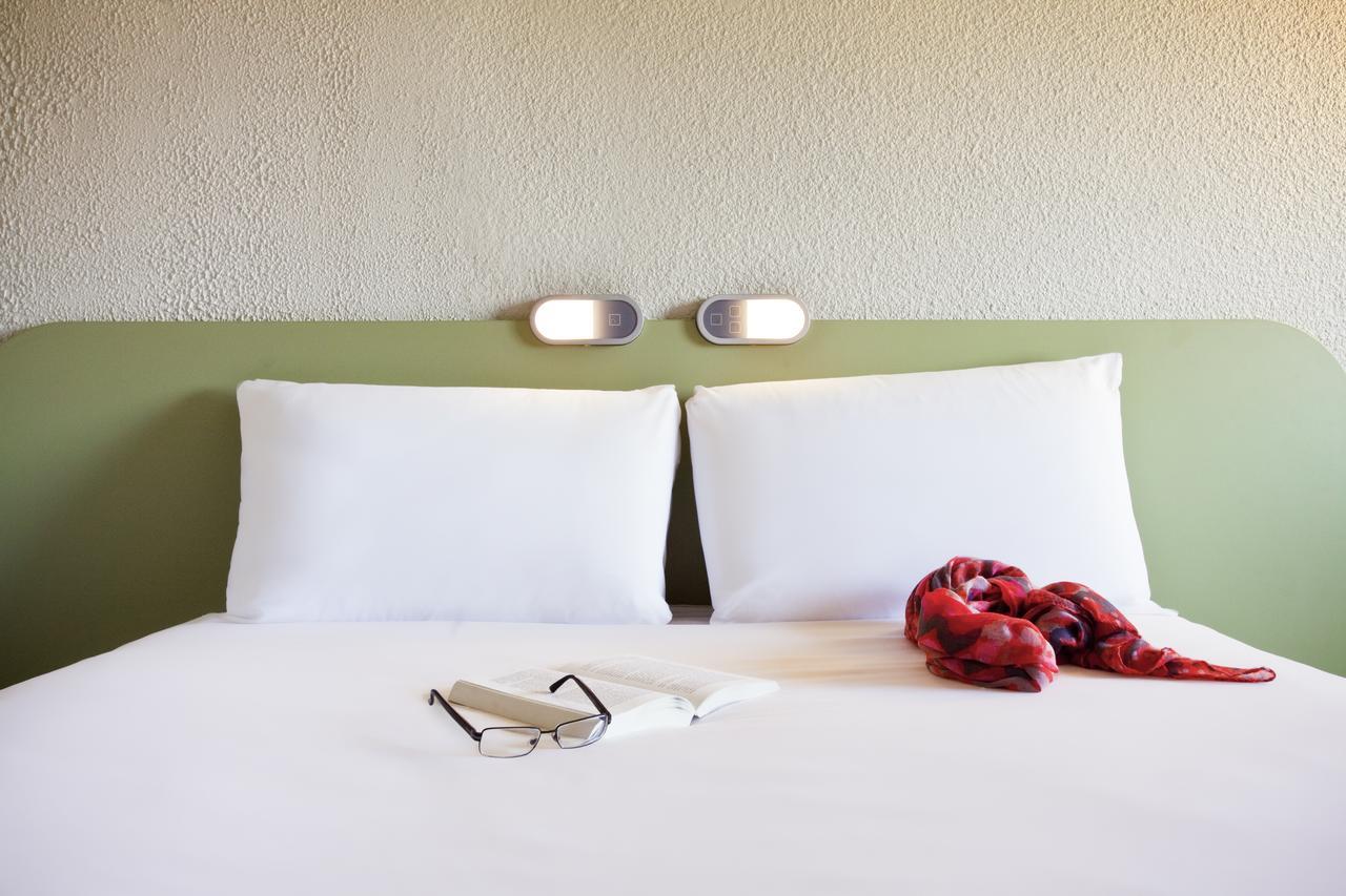 Ibis Budget Систерон Экстерьер фото