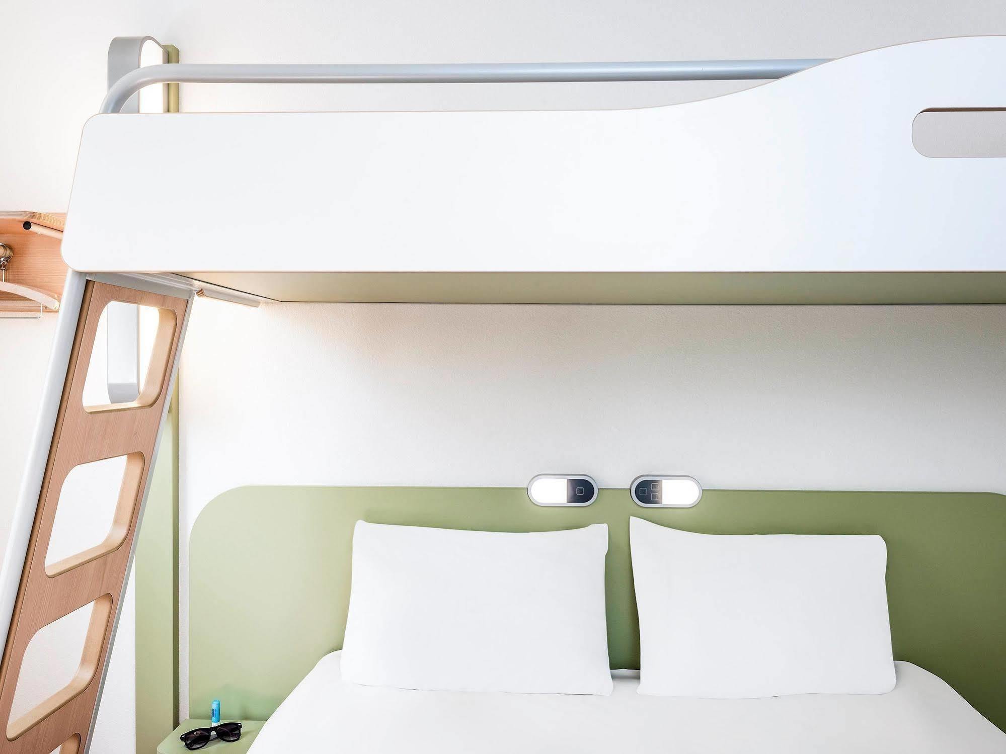 Ibis Budget Систерон Экстерьер фото